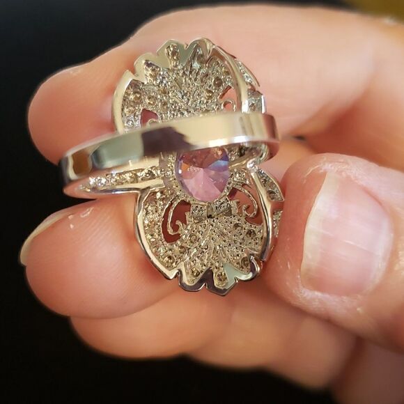 Very Pretty Vintage Silvertone Statement Ring with Light Purple Stone Sz… - Picture 8 of 8